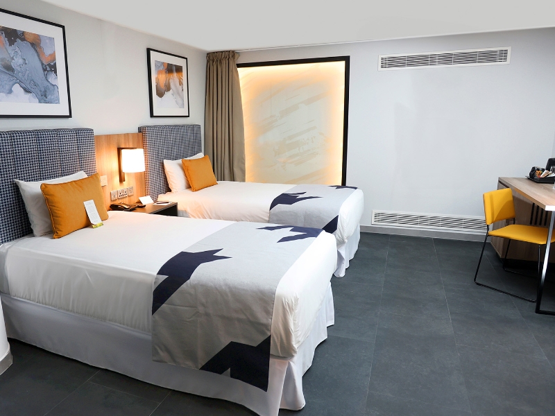 Deluxe without window