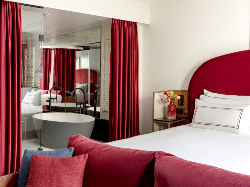 Singular Junior Suite