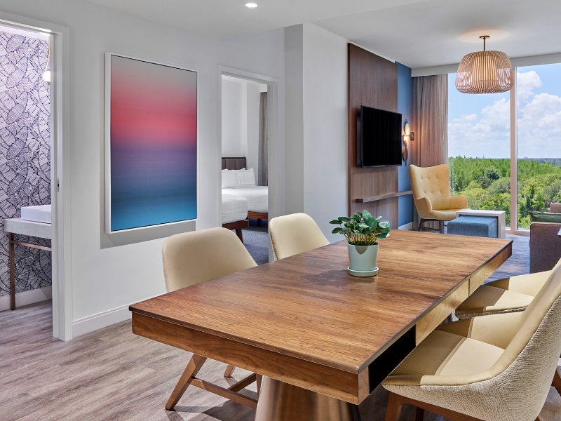 Queen Signature Suite