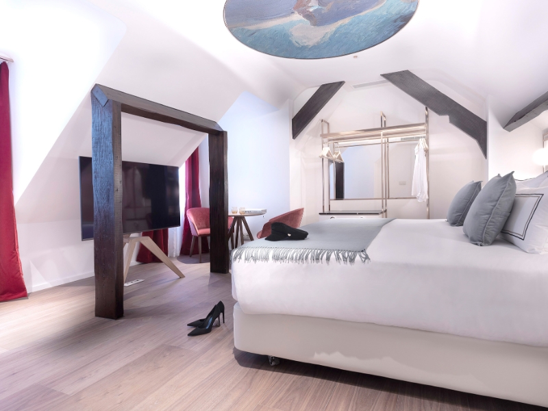 Maria Sorolla Executive Suite