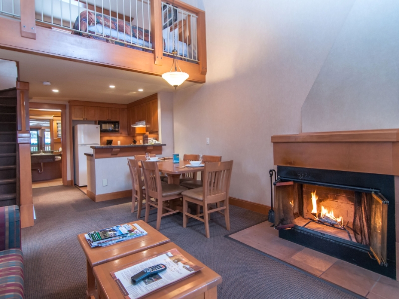 Premier Two Bedroom 4Queens Main Floor