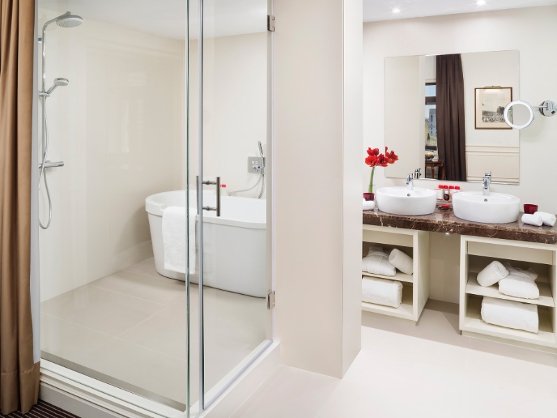 One Bedroom Suite Bathroom Red Level