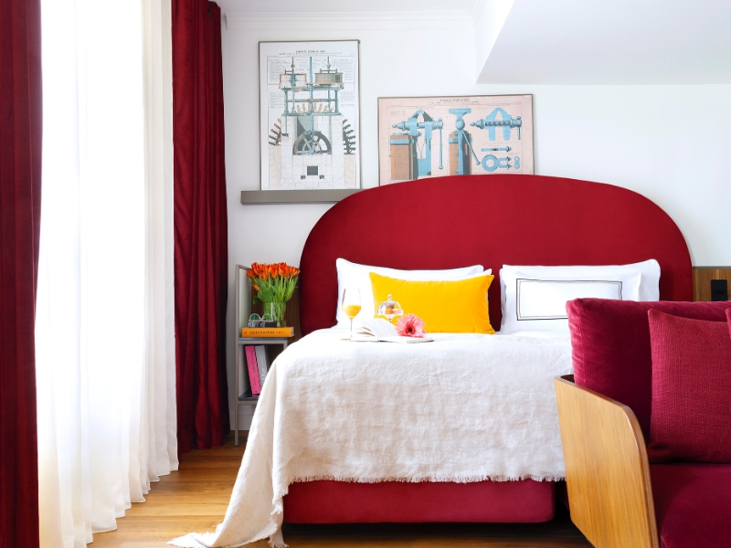 Singular Extra Room with Balcony Bedroom