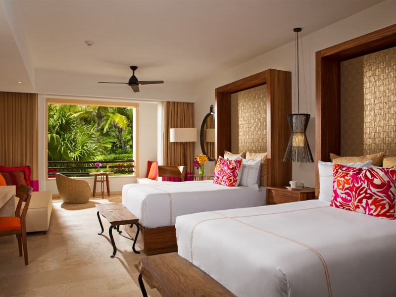 Junior Suite Tropical View Doubles