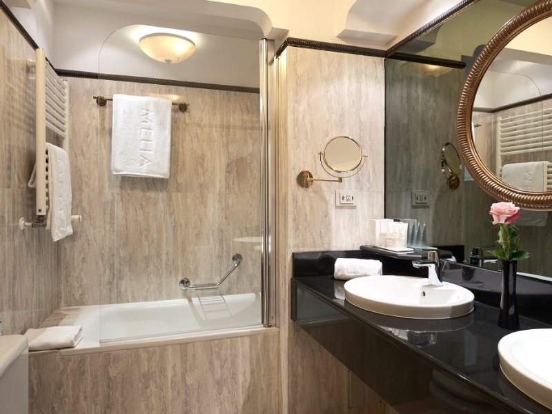 Junior Suite Bathroom