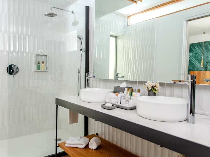 Junior Suite Bathroom