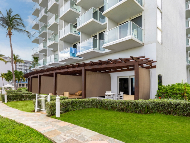 Oceanfront Walkout King Room Patio