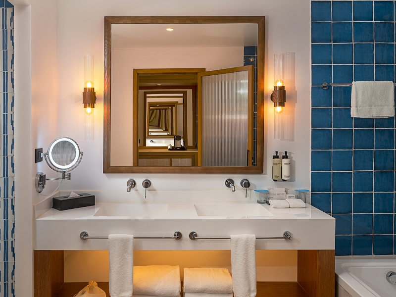 Junior Suite Bathroom