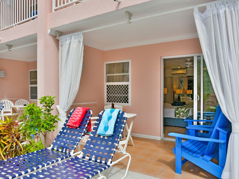 Deluxe Studio Pool View Patio 02