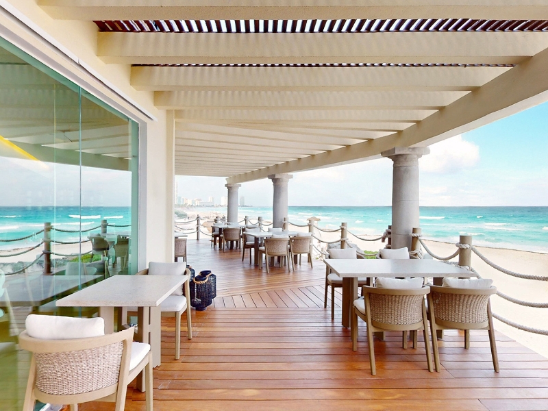 Le Grand Prime and Lounge