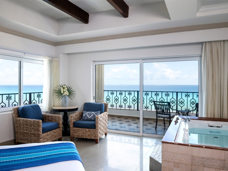 Ocean Front Luxury Suite King