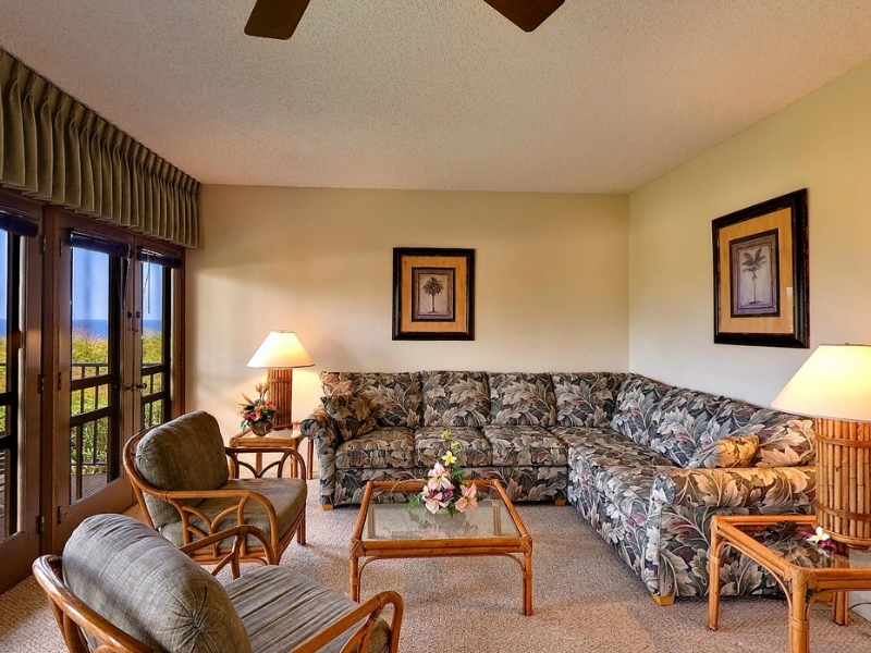 1 Bedroom Ocean View Living Area