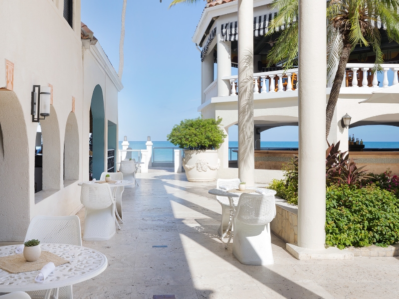 Restaurant Courtyard Bistro