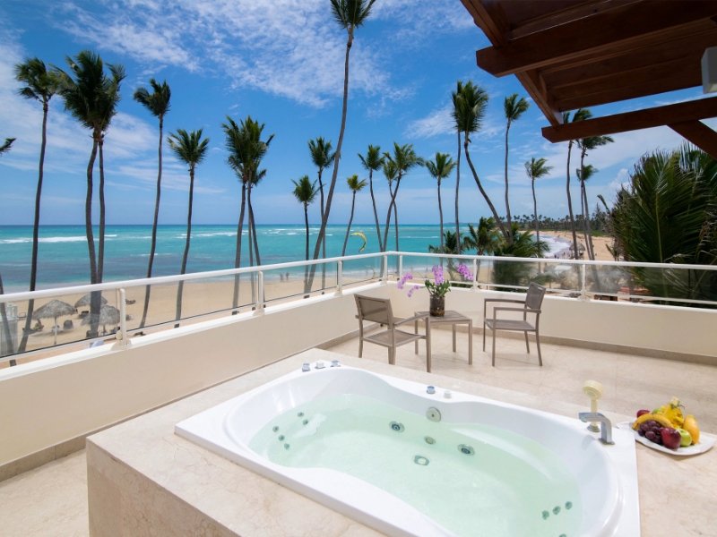 Xhale Club Master Suite Oceanfront Terrace