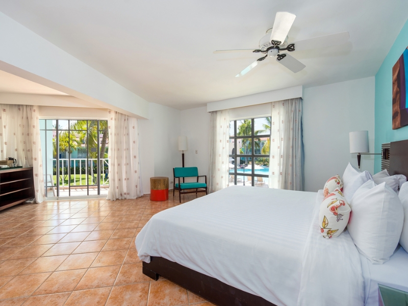 Jr Suite Saona king bed