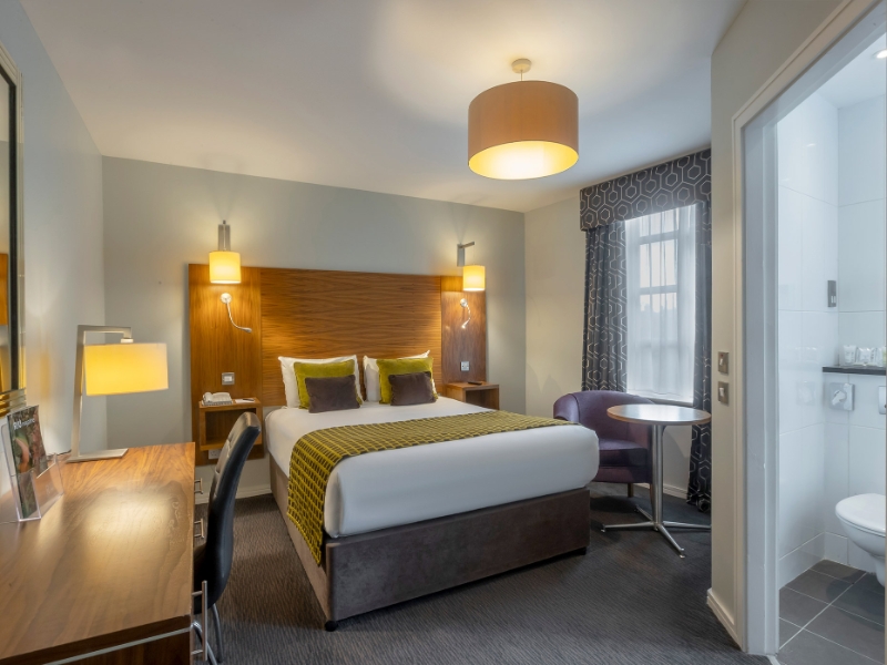 Deluxe Standard Queen