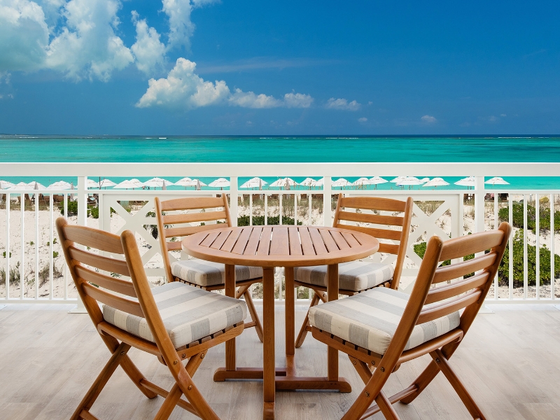 Deluxe One Bedroom Oceanfront Balcony