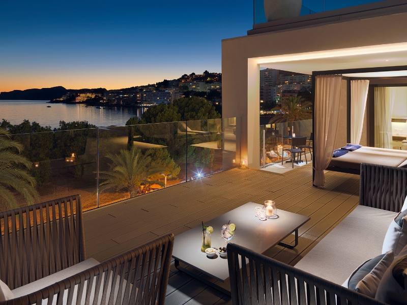 The Queen Room Terrace night