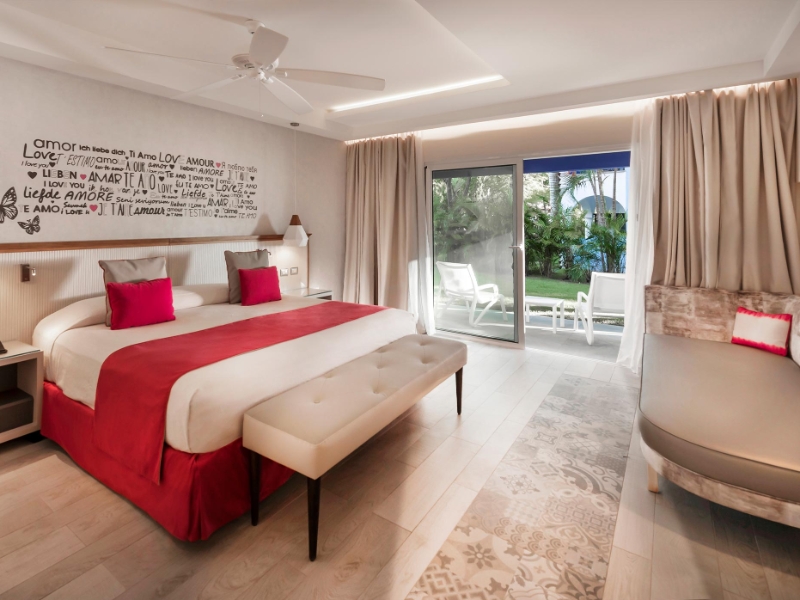 Privileged Romance Deluxe