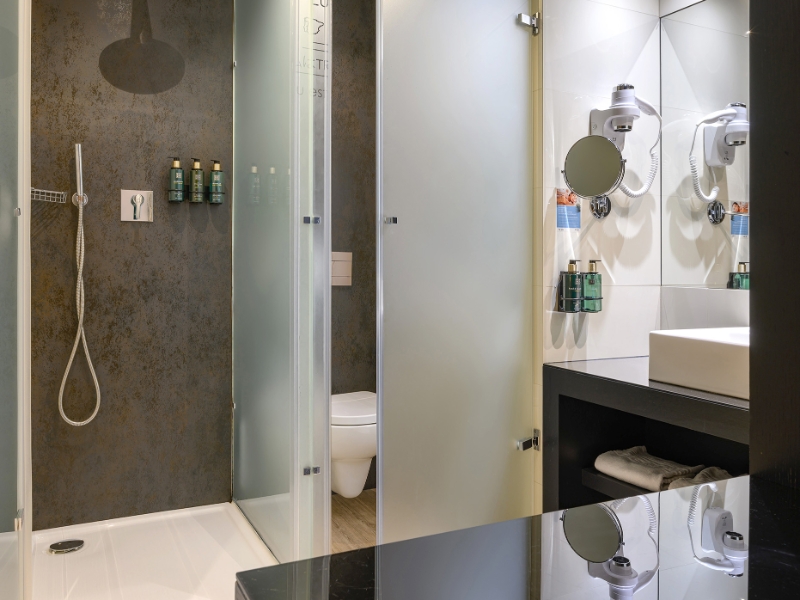 Classic Room Twin Bathroom