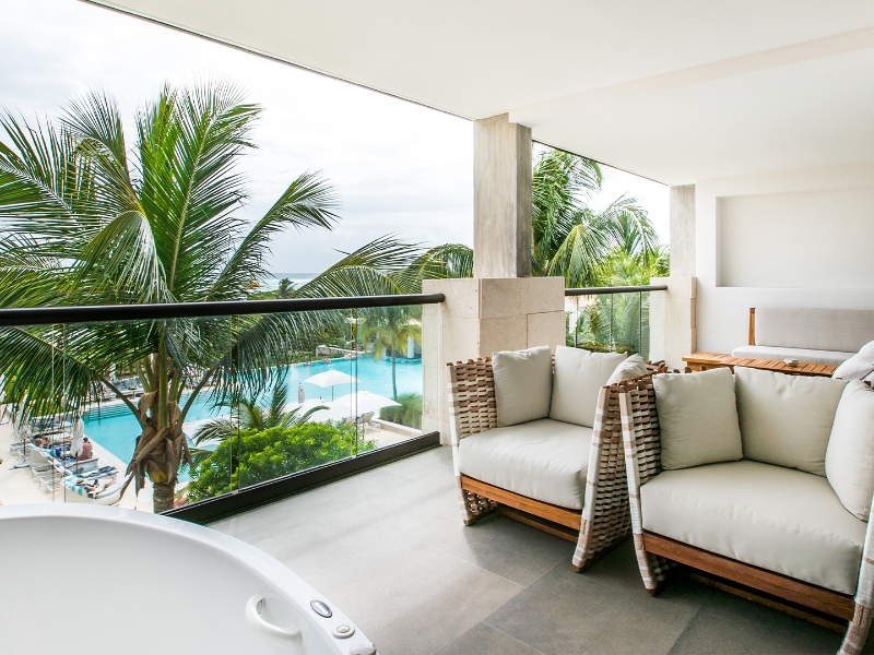 Estancia Suite Balcony