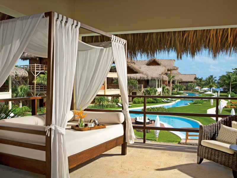 Romantic Junior Suite Pool View