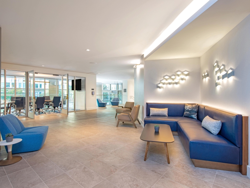 Meetings WestAtriumGallery Lobby