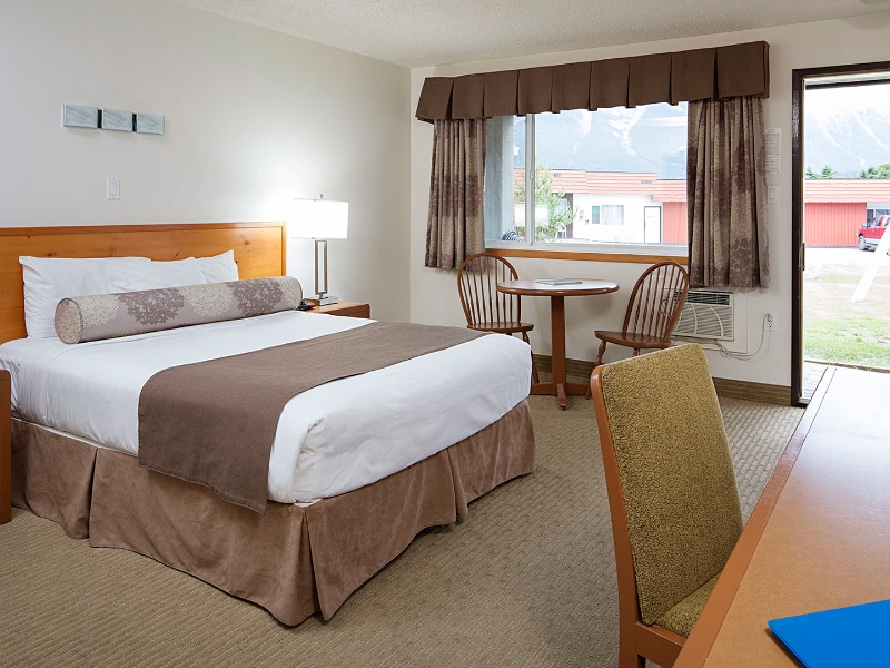 Standard Room 1 Queen