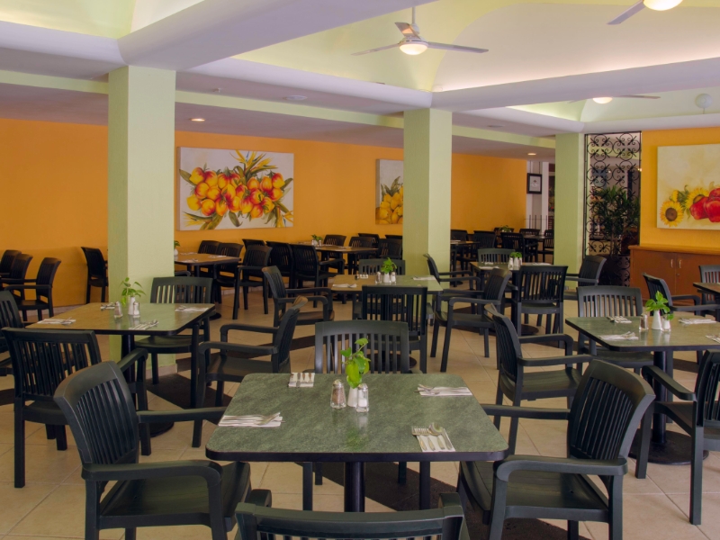 El Huerto restaurant buffet