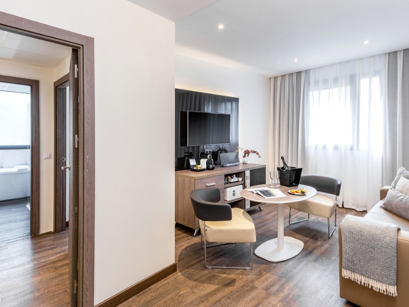 Junior Suite The Level Livingroom