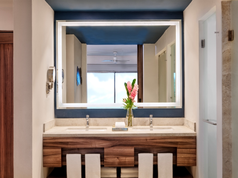 Junior Suite Bathroom