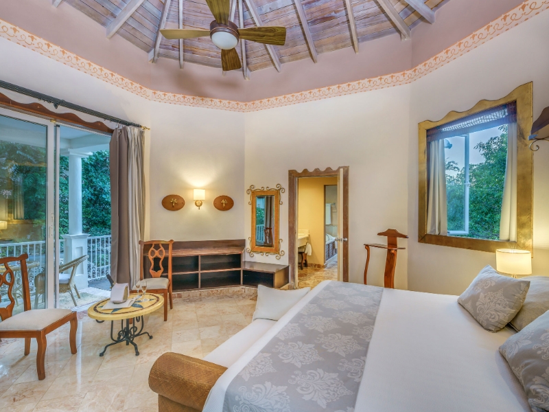 Luxury Junior Suite Royal Service