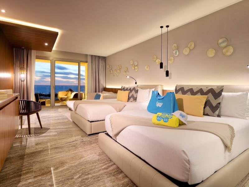 Family Selection Jr Suite