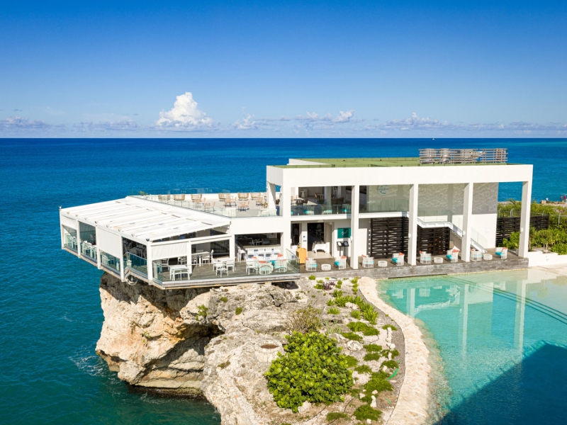 Azul Restaurant Exterior