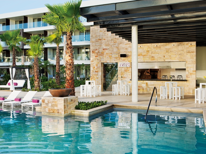 Barefoot Grill–Poolside Grill