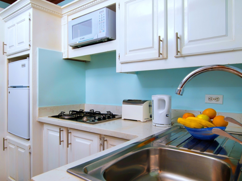 Studio Pool view Kitchen