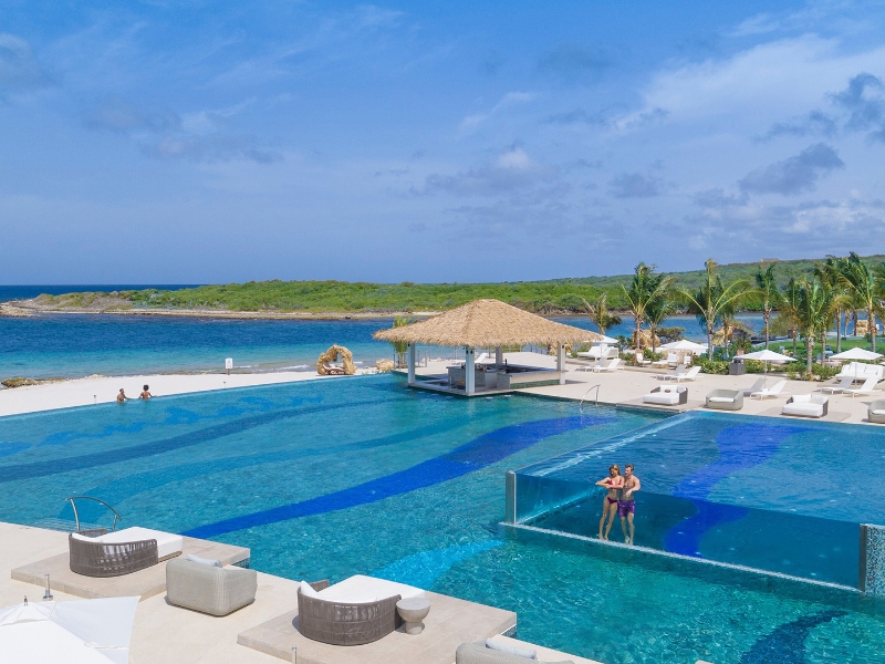 Infinity Couples Pool