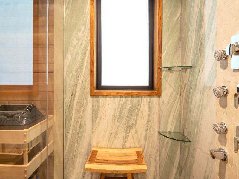 Luxury Green Suite Premium View Bath Shower