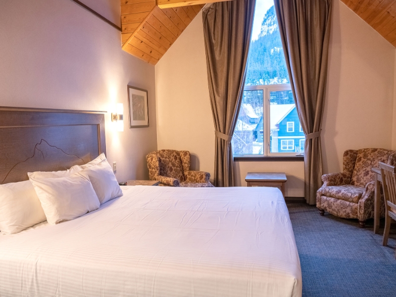 Loft Suite 1King 1Queen