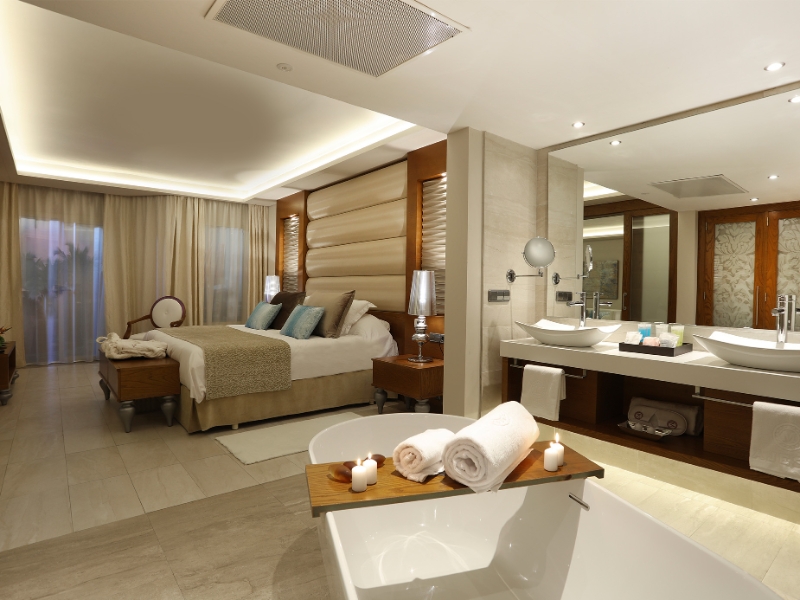 One Bedroom Suite with Jacuzzi