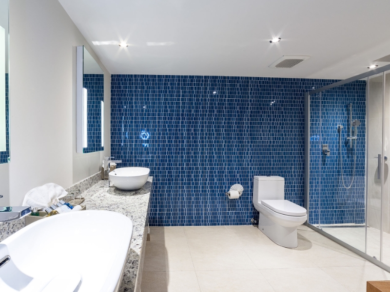 Suite Deluxe Junior Bathroom