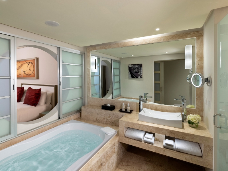 The Reserve Deluxe Suite KGS bathroom