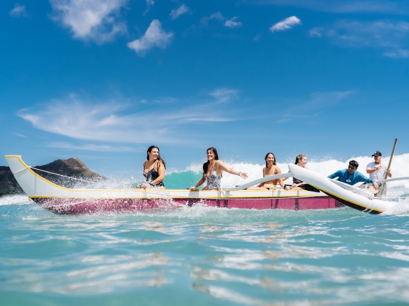 Outrigger Canoe Surfing Diamond Head