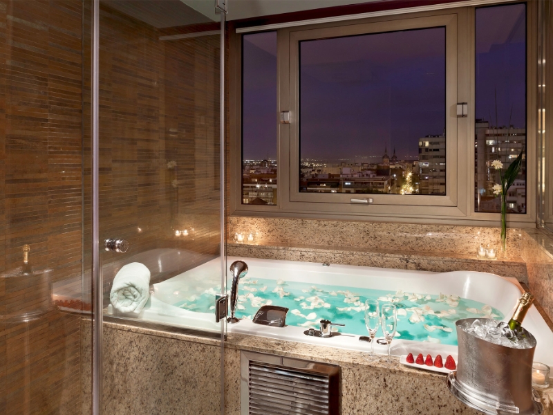 Grand Premium The Level Bathroom Romantic