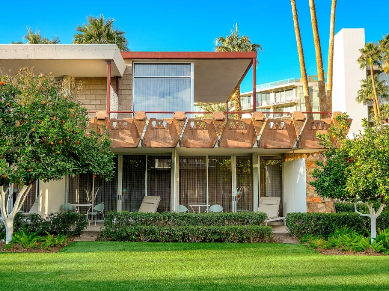 Citrus Grove & Guestroom Patios