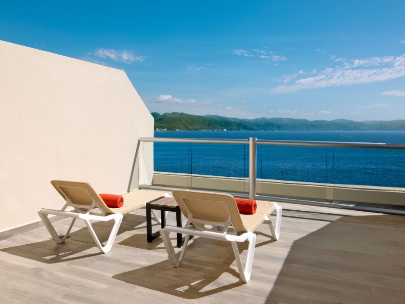 Sun Club Romantic Ocean Front