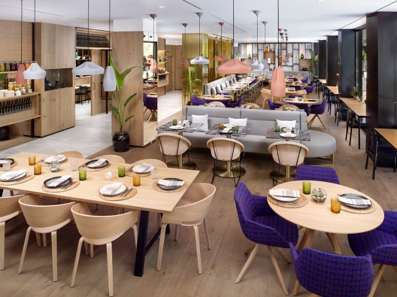 Cube Restaurant Lunch Set Up