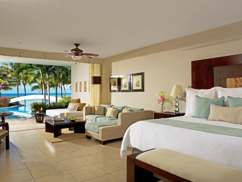 Junior Suite Swim Up Ocean View