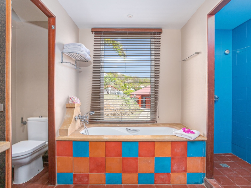 Sea View Apartment Bathroom
