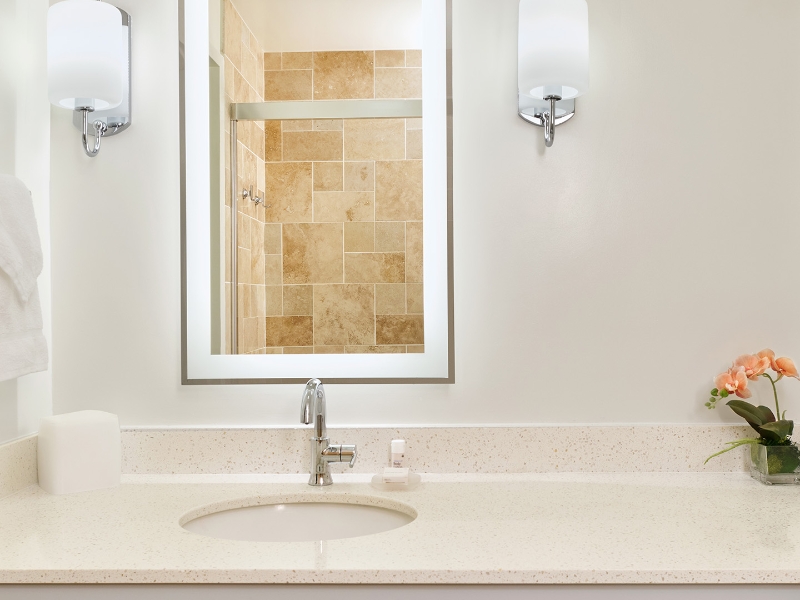 Signature garden king bathroom